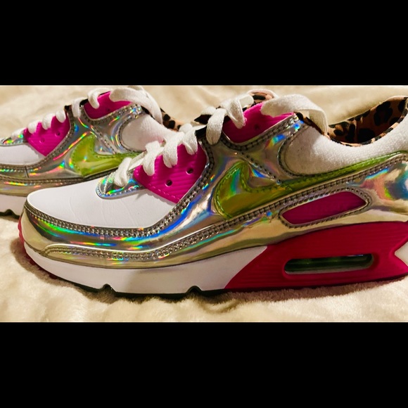 Air Max 90 LX Laser Fuchsia (Women’s, Size 8) - Picture 12 of 15